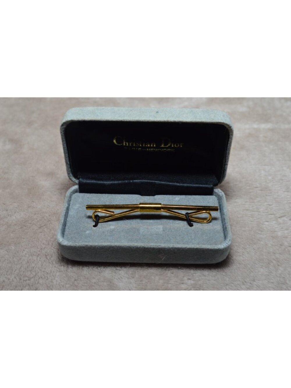 Vintage Christian Dior Gold-Tone Collar Bar Tie Clip Minimalist Luxury Classic - Picture 3 of 4